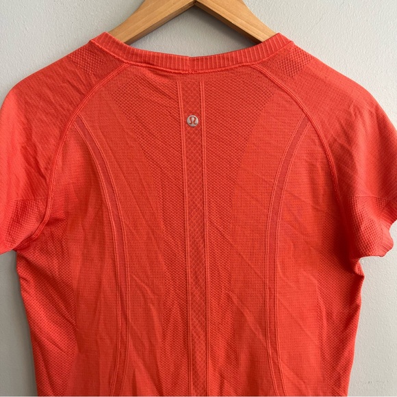 Lululemon Women's Swiftly Tech Short Sleeve Tee Size 10 Activewear Running - Picture 8 of 10